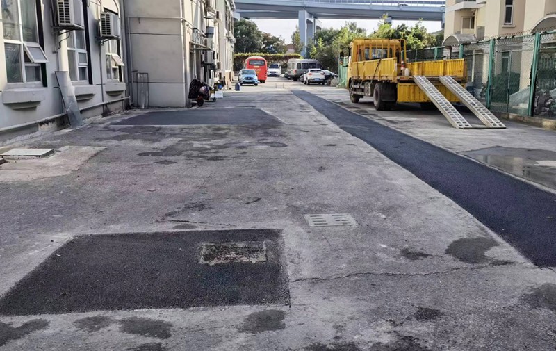 小面積瀝青路面修復(fù)